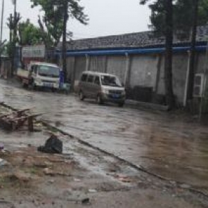 出租厂房  交通方便。