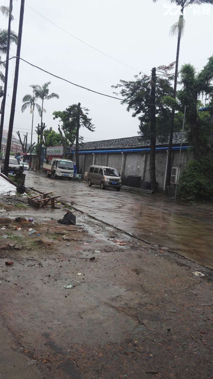 出租厂房  交通方便。