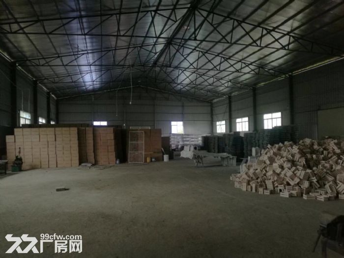 厂房专家：500平米厂房 层高7米 槽钢结构 出行方便 有宿舍和办公室